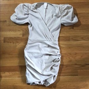 Offwhite mini dress w/ puff sleeves, ruched skirt